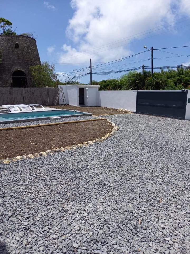 Aménagement d'un cour en gravier Guadeloupe
